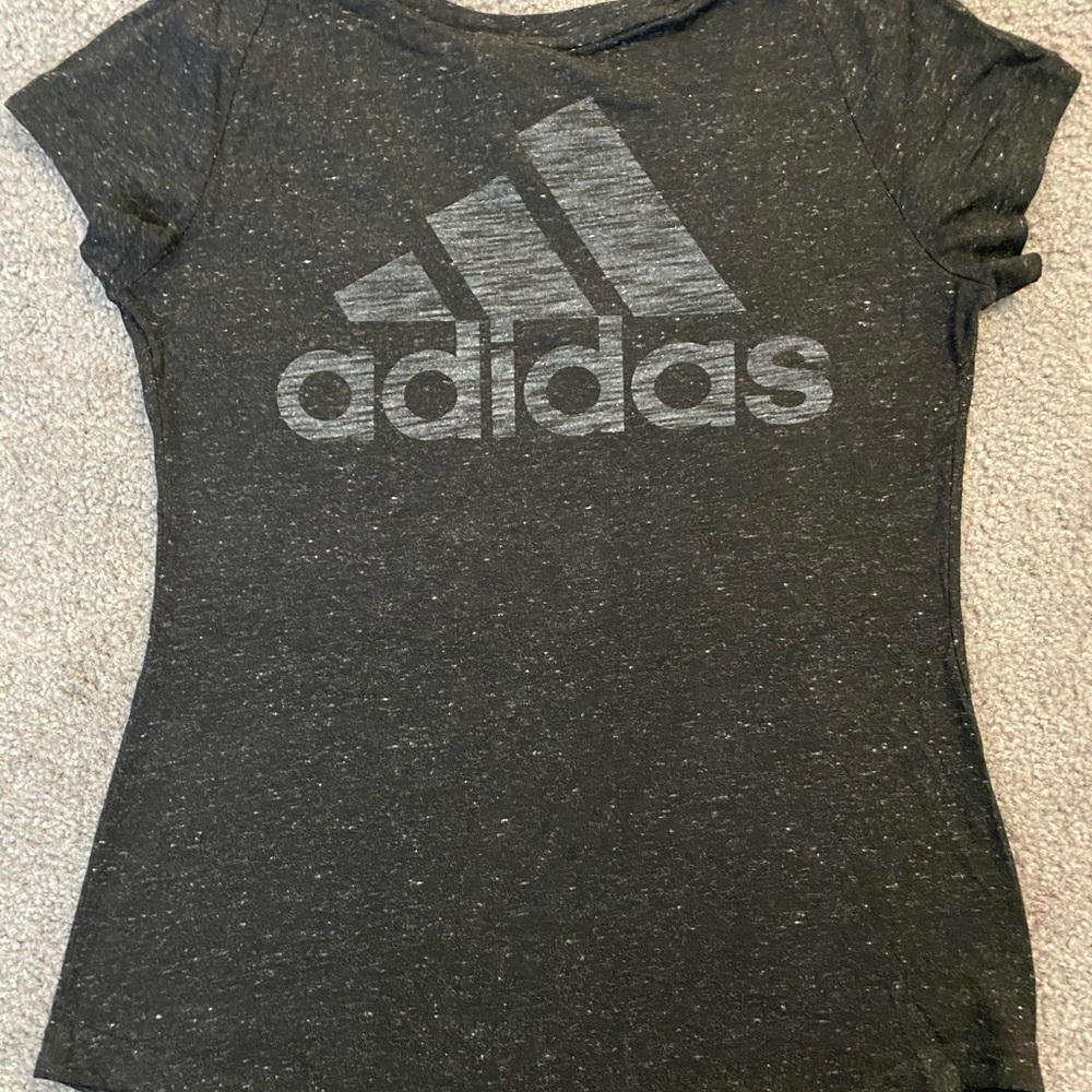 Adidas tee